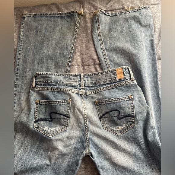 Low Rise Flared Jeans - Picture 2 of 3